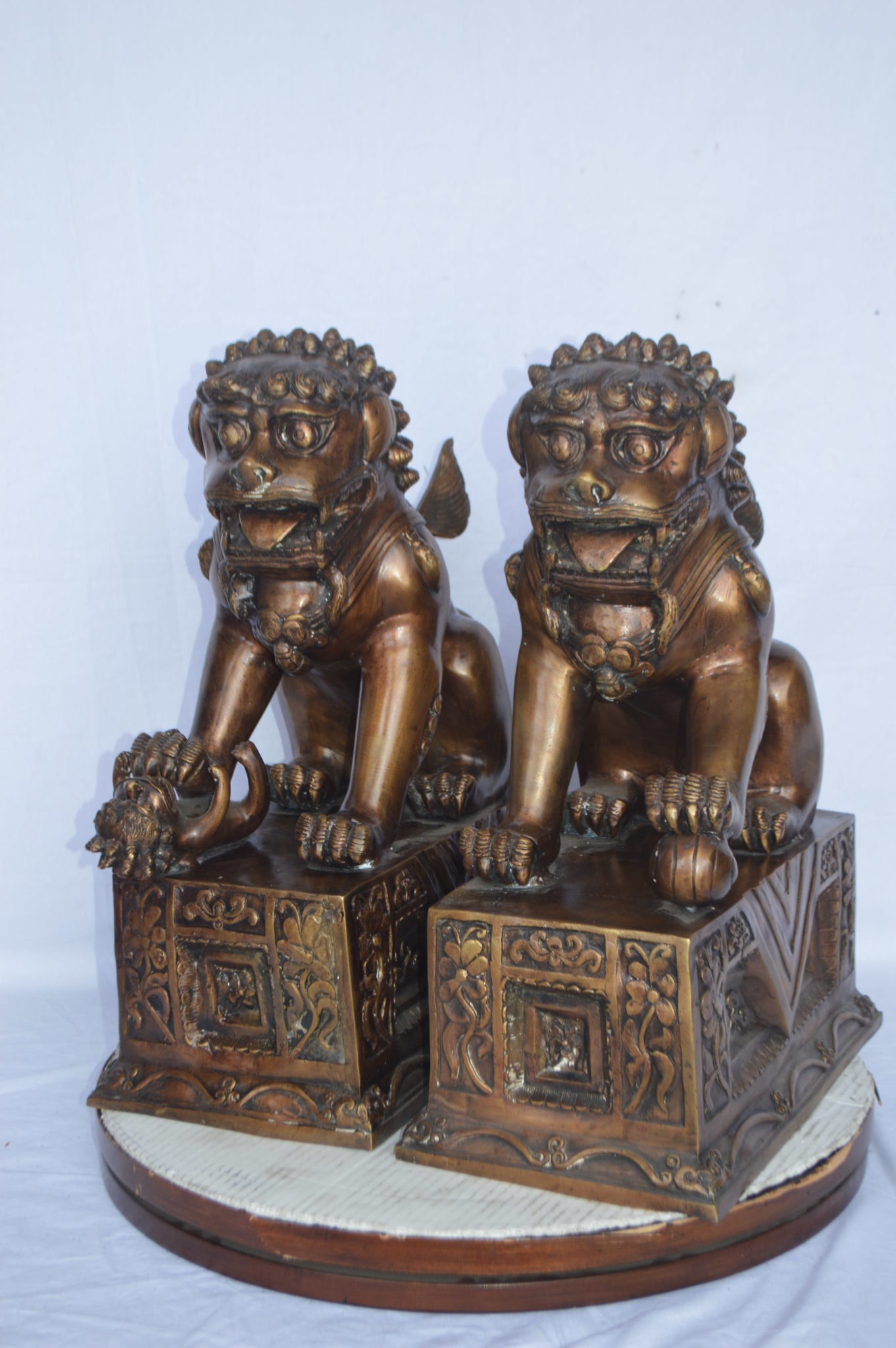 Pair of Foo Dogs bronze statues - Size: 20"L x 10"W x 23"H. 40 LB each