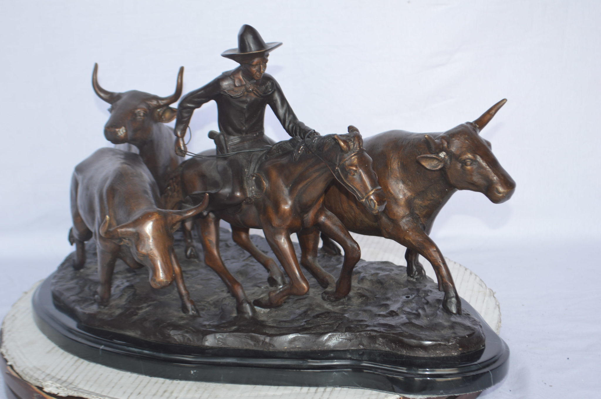 Stampede by Remington bronze statue - Size: 30