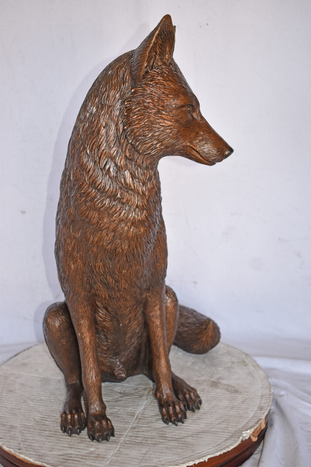gray fox statue
