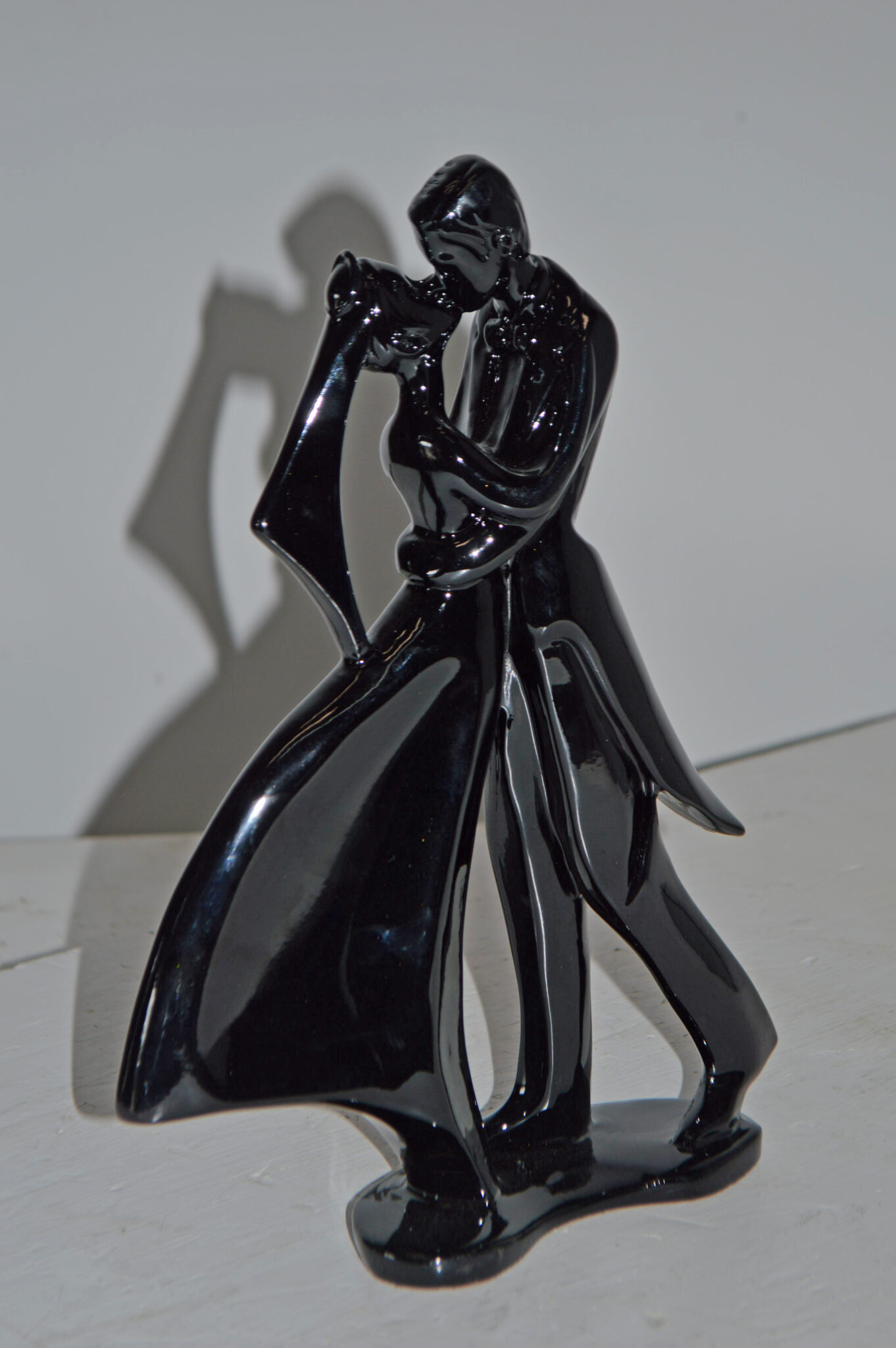 Bride And Groom Black Resin Statue Modern Art Size 3 L X 9 W X 12 H Nifao