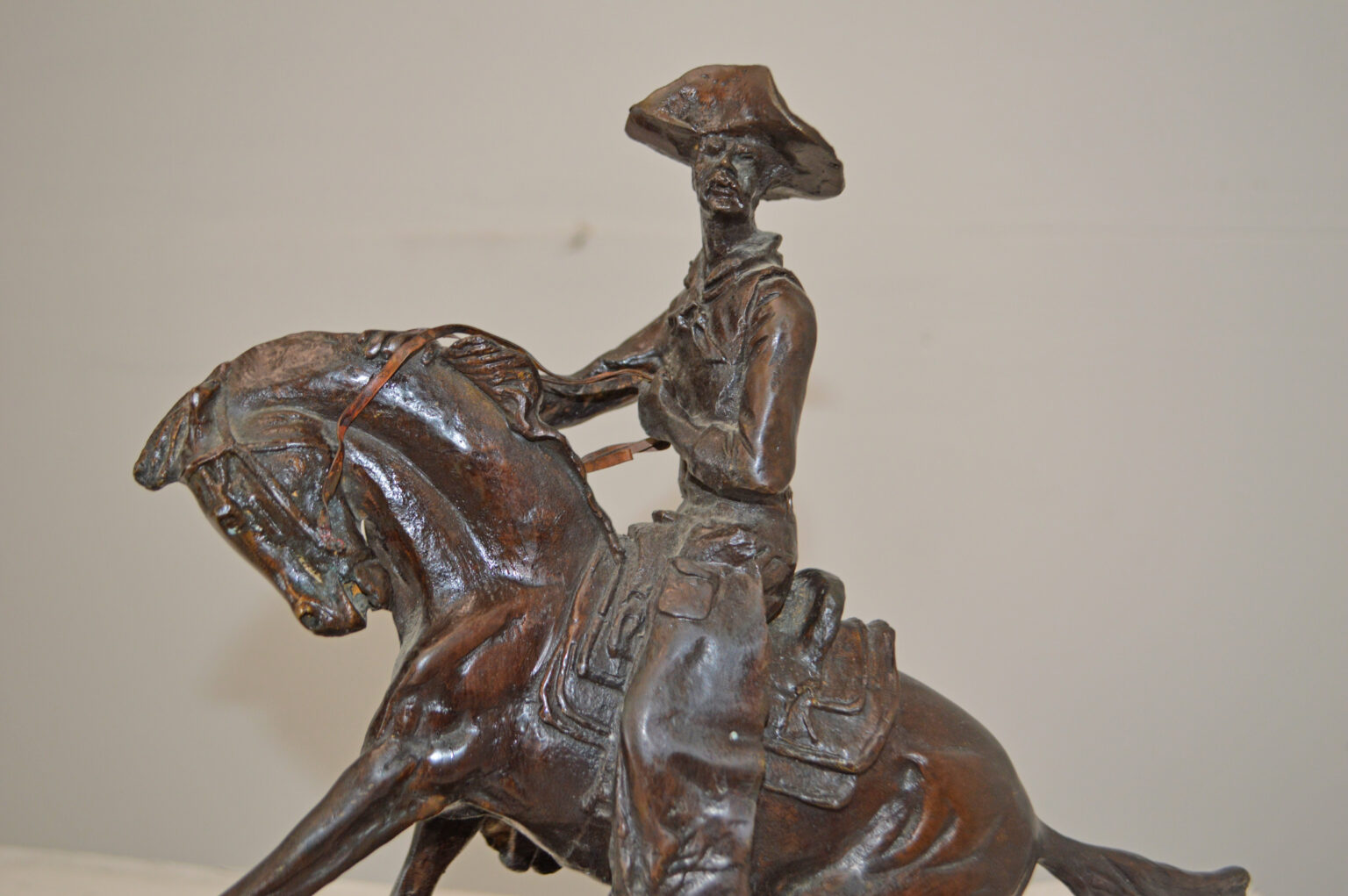 Cowboy A Frederic Remington Replica Bronze Statue Size 14L X 8W X   DSC 8222 1536x1021 